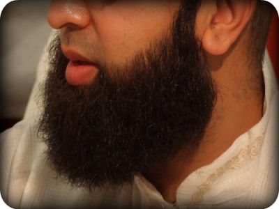В Сургуте омоновцы заставили посетителей мусульманского кафе обрезать бороды