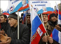 Таджикские мигранты выступили за Путина и против "оранжистов"