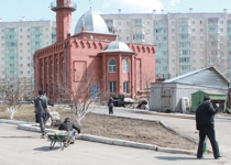 В Красноярской соборной мечети состоялся субботник