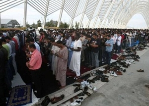 Мусульмане Греции вынуждены использовать в качестве мечети склады