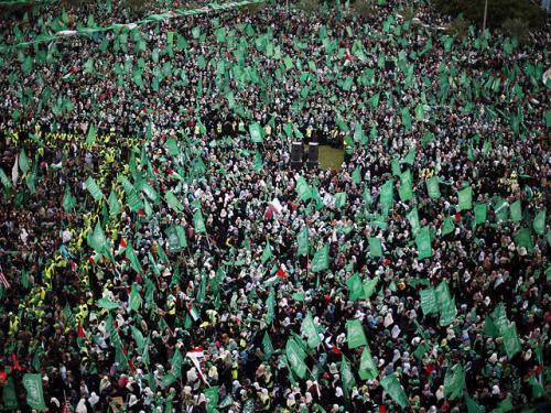 "Хамас" отметил 25-летие в Газе многотысячным митингом