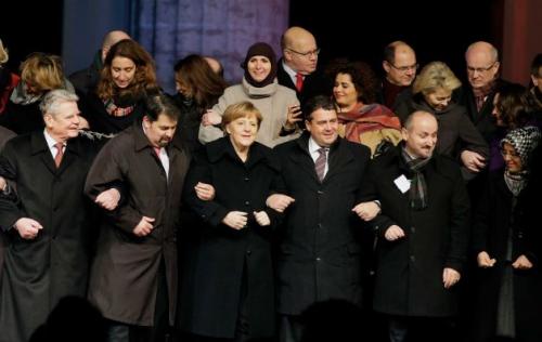 Ангела Меркель приняла участие в митинге, организованном мусульманской общиной
