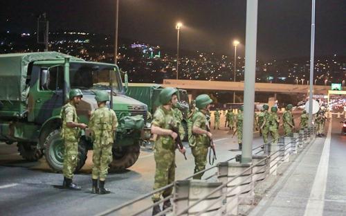 При попытке военного переворота в Турции 90 человек погибло, 1154 ранены