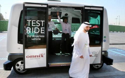 «Маршрутки» в ОАЭ заряжаются от розетки и ездят без водителя