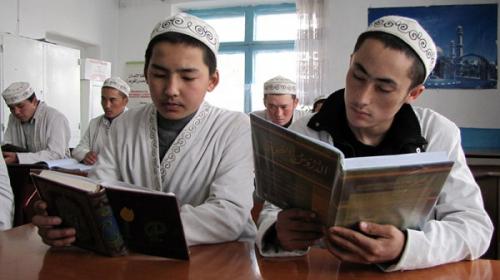 Исследование: только 20% имамов Киргизии имеют базовое религиозное образование