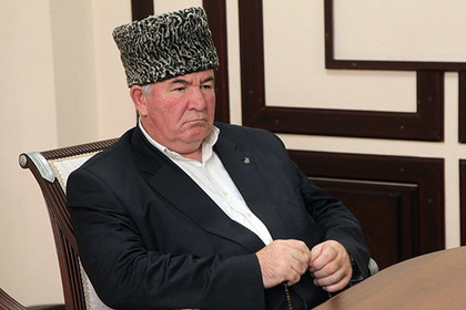 Муфтий Бердиев призвал студенток покрывать голову, несмотря на запреты ректоров