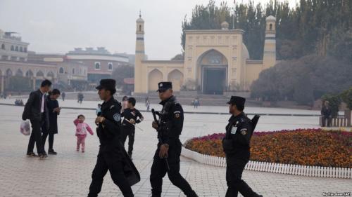 Китай не намерен впускать дипломатов в лагеря по перевоспитанию мусульман