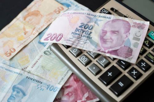 Турецкая лира теряет ликвидность в России